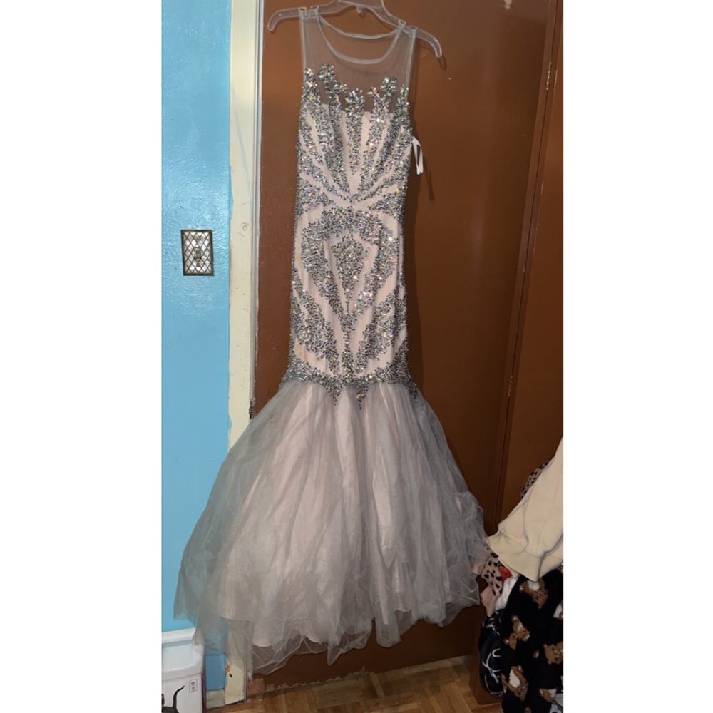 Champagne mermaid style dress:)